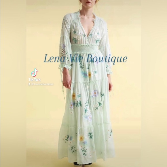 Summer Island Daisy Blooms Floral Embroidered Cotton Maxi Dress - Picture 5 of 14